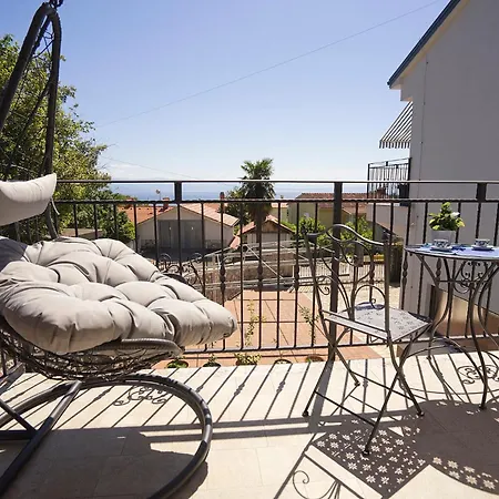 Ika-hills With Beautiful Seaview, Whirlpool And Parking Apartment